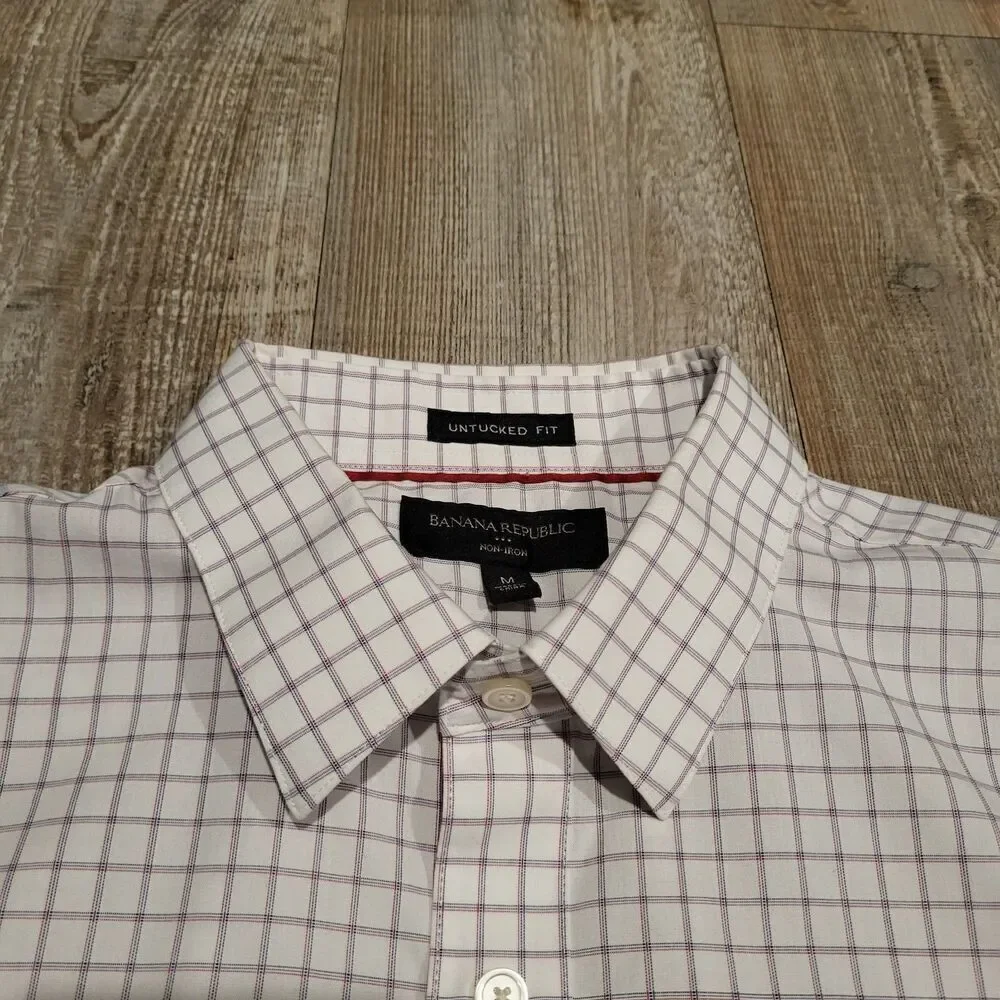 Banana Republic Untucked Fit, Non Iron Stiff Collar Dress Shirt Mens Size Medium